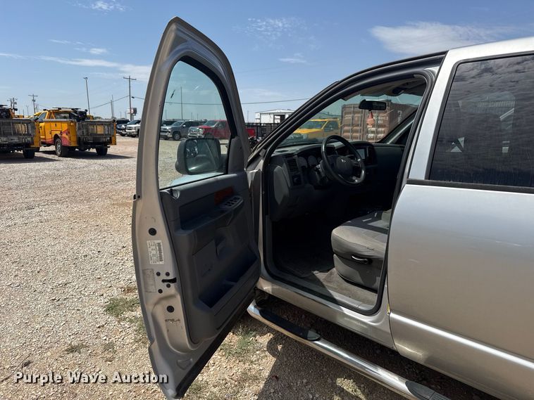 image for item FC4221 2006 Dodge Ram 1500 Ext. Cab pickup truck