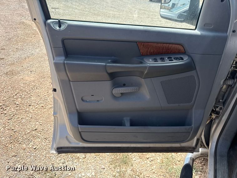 image for item FC4221 2006 Dodge Ram 1500 Ext. Cab pickup truck