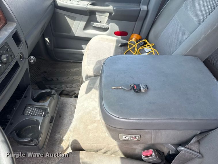 image for item FC4221 2006 Dodge Ram 1500 Ext. Cab pickup truck