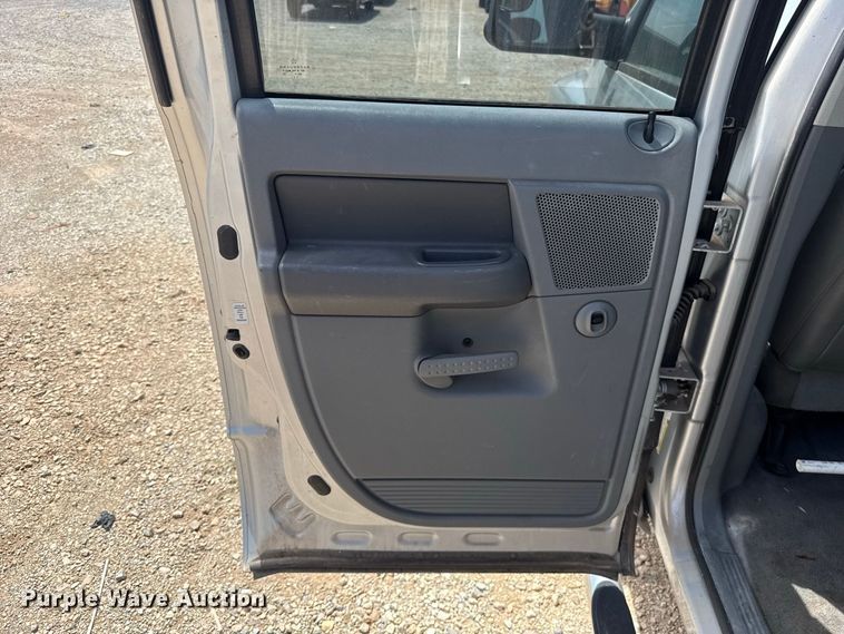 image for item FC4221 2006 Dodge Ram 1500 Ext. Cab pickup truck