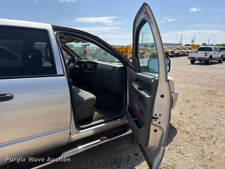 image for item FC4221 2006 Dodge Ram 1500 Ext. Cab pickup truck
