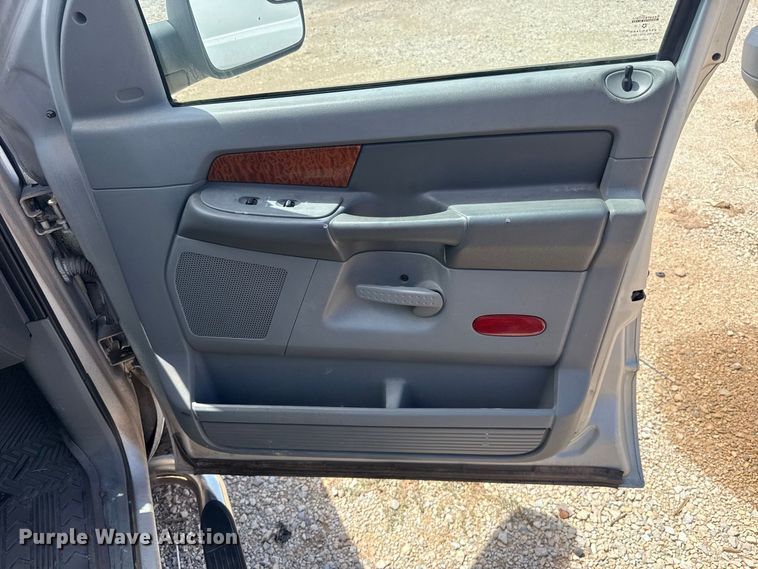 image for item FC4221 2006 Dodge Ram 1500 Ext. Cab pickup truck