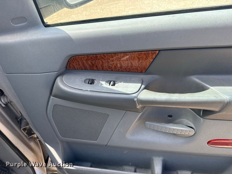 image for item FC4221 2006 Dodge Ram 1500 Ext. Cab pickup truck