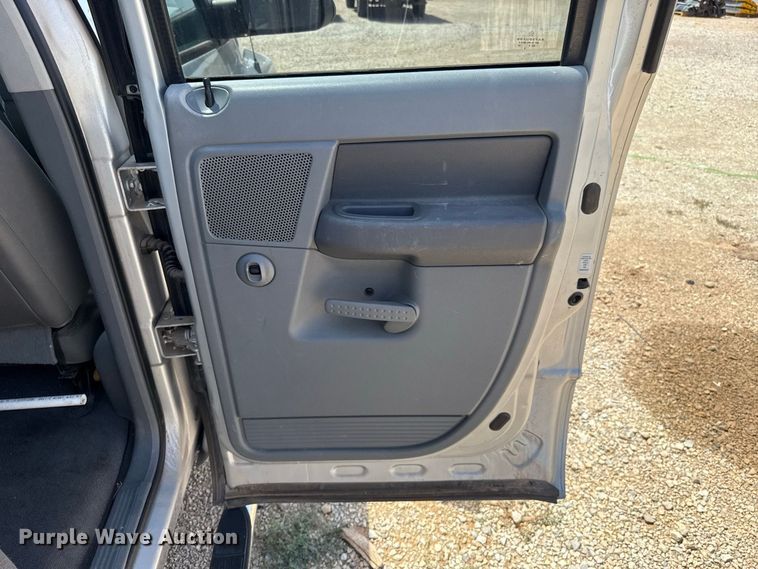 image for item FC4221 2006 Dodge Ram 1500 Ext. Cab pickup truck