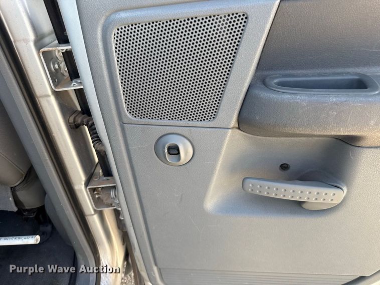 image for item FC4221 2006 Dodge Ram 1500 Ext. Cab pickup truck