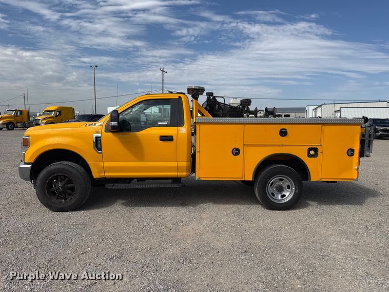 image for item FC4222 2020 Ford F350 Super Duty utility bed pickup truck