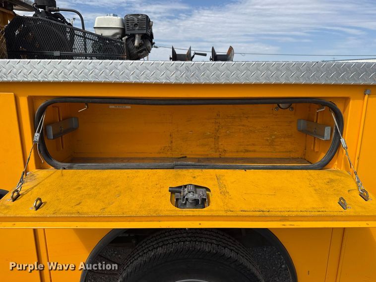 image for item FC4222 2020 Ford F350 Super Duty utility bed pickup truck