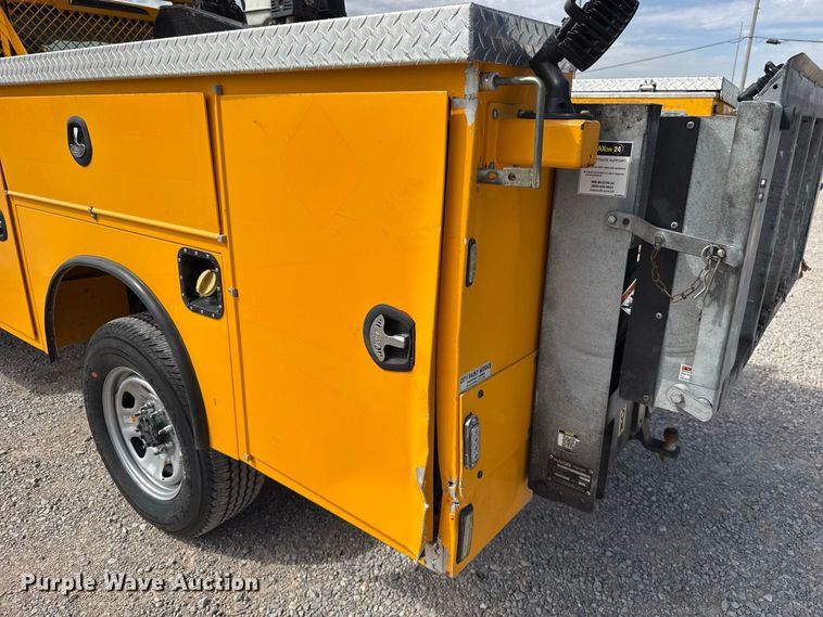 image for item FC4222 2020 Ford F350 Super Duty utility bed pickup truck
