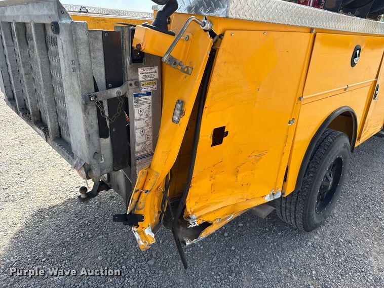 image for item FC4222 2020 Ford F350 Super Duty utility bed pickup truck