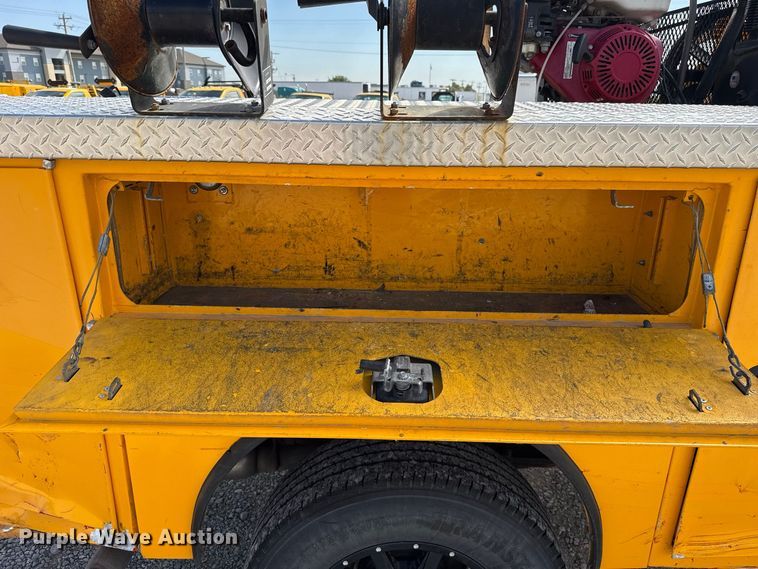 image for item FC4222 2020 Ford F350 Super Duty utility bed pickup truck