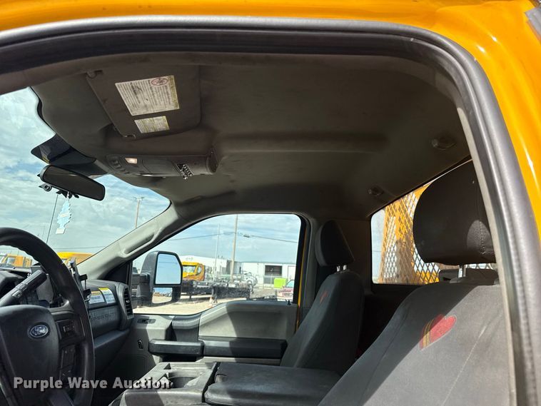 image for item FC4222 2020 Ford F350 Super Duty utility bed pickup truck