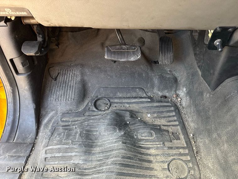 image for item FC4222 2020 Ford F350 Super Duty utility bed pickup truck
