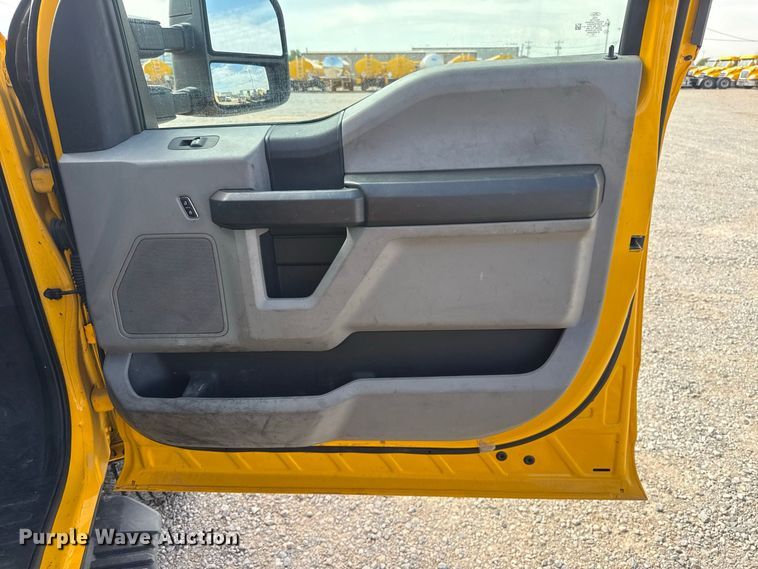 image for item FC4222 2020 Ford F350 Super Duty utility bed pickup truck