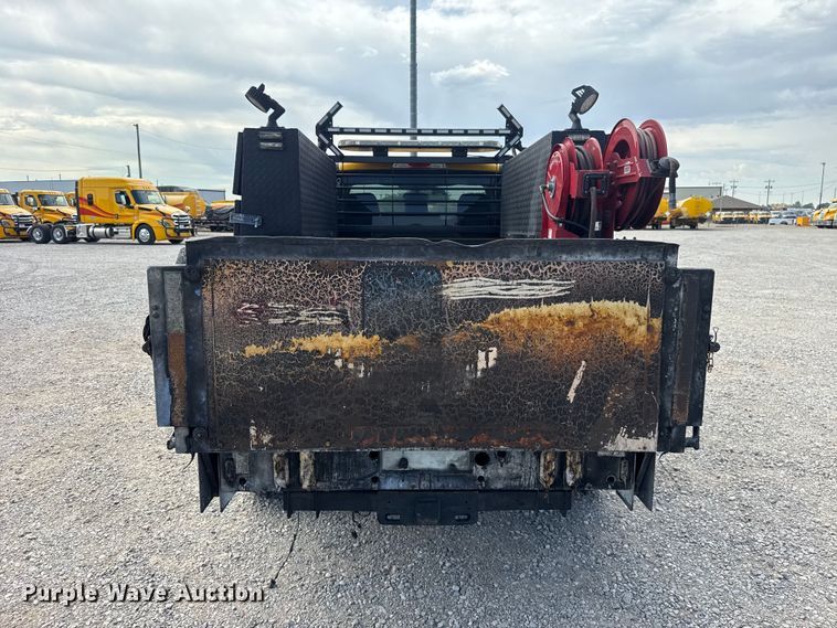 image for item FC4223 2022 Ford F350 Super Duty pickup truck