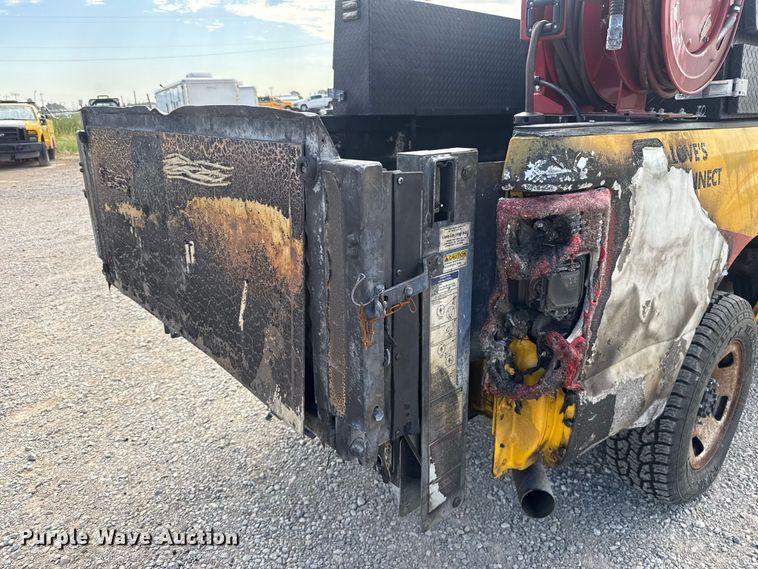 image for item FC4223 2022 Ford F350 Super Duty pickup truck