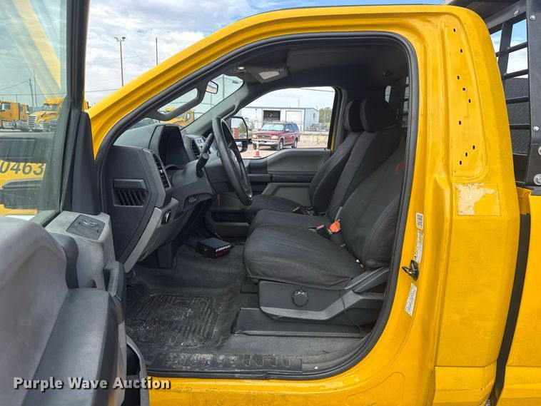 image for item FC4223 2022 Ford F350 Super Duty pickup truck
