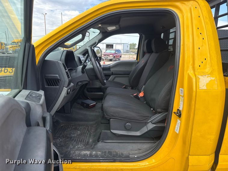 image for item FC4223 2022 Ford F350 Super Duty pickup truck