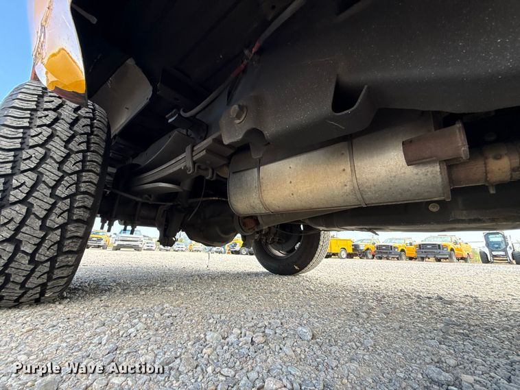 image for item FC4223 2022 Ford F350 Super Duty pickup truck