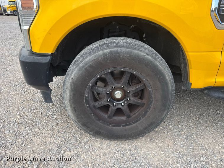 image for item FC4223 2022 Ford F350 Super Duty pickup truck