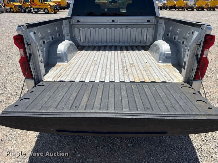 image for item FC4224 2021 Chevrolet Silverado 1500 Crew Cab pickup truck