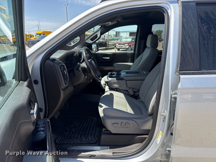 image for item FC4224 2021 Chevrolet Silverado 1500 Crew Cab pickup truck