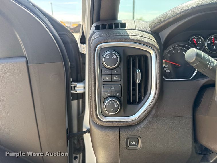 image for item FC4224 2021 Chevrolet Silverado 1500 Crew Cab pickup truck