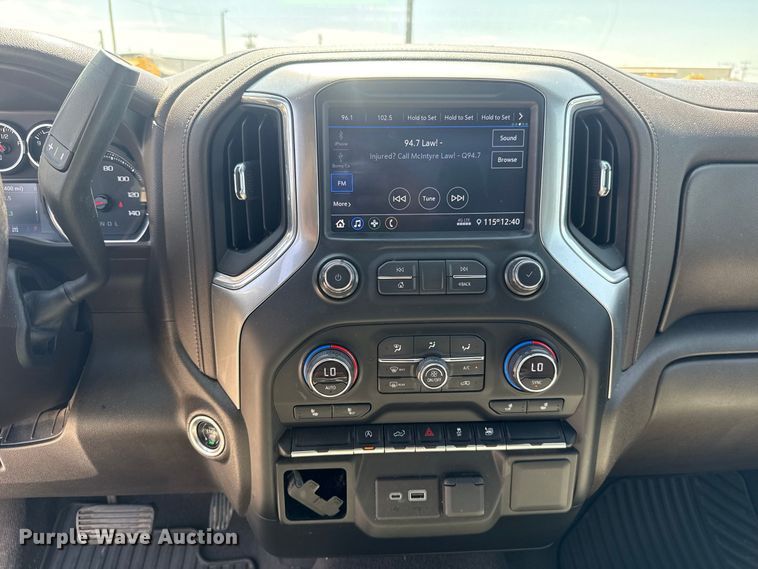 image for item FC4224 2021 Chevrolet Silverado 1500 Crew Cab pickup truck