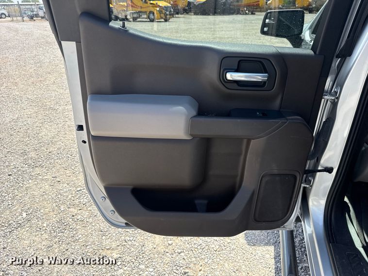 image for item FC4224 2021 Chevrolet Silverado 1500 Crew Cab pickup truck