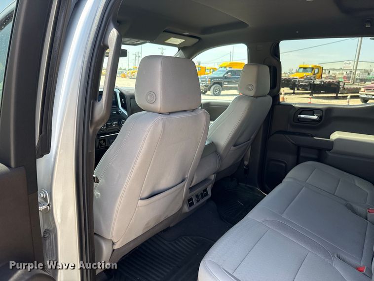 image for item FC4224 2021 Chevrolet Silverado 1500 Crew Cab pickup truck