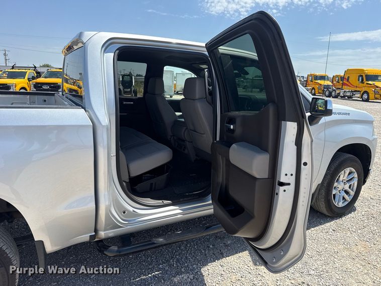 image for item FC4224 2021 Chevrolet Silverado 1500 Crew Cab pickup truck