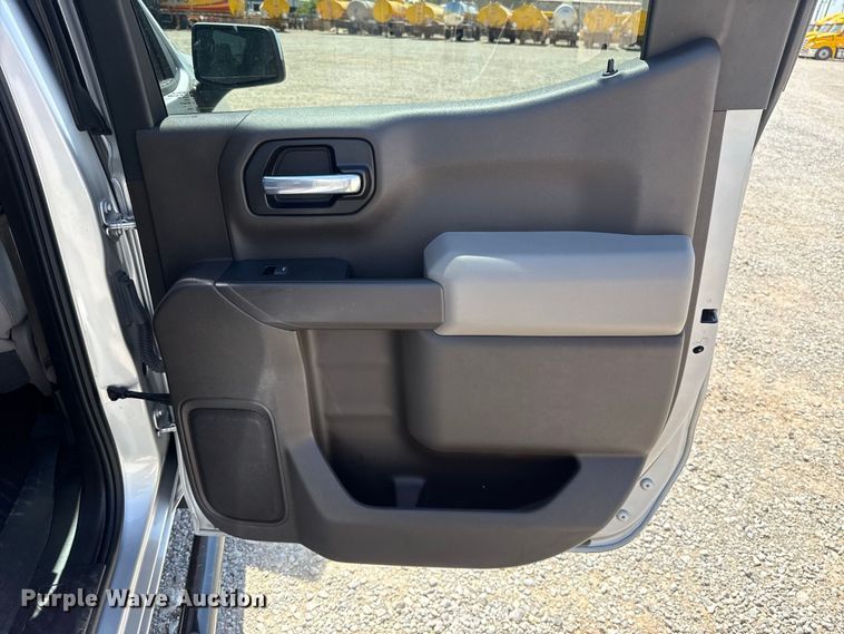 image for item FC4224 2021 Chevrolet Silverado 1500 Crew Cab pickup truck