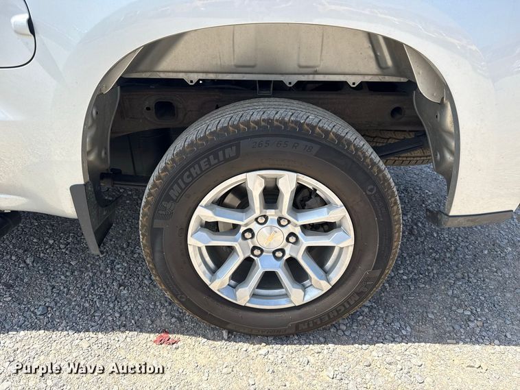 image for item FC4224 2021 Chevrolet Silverado 1500 Crew Cab pickup truck