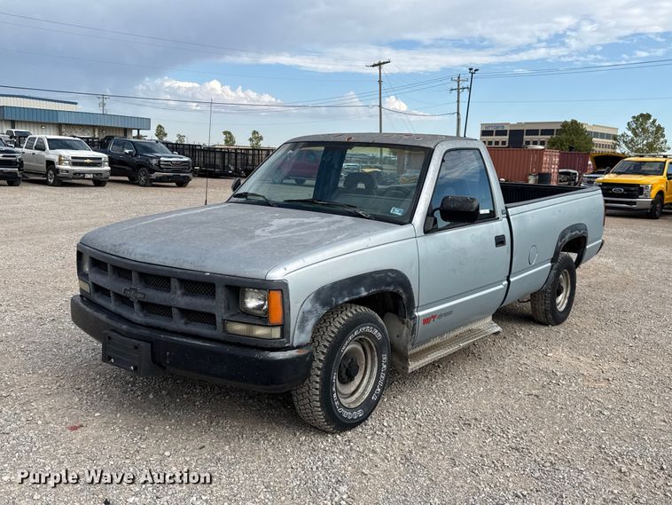 1992 Chevrolet Cheyenne 1500 pickup truck