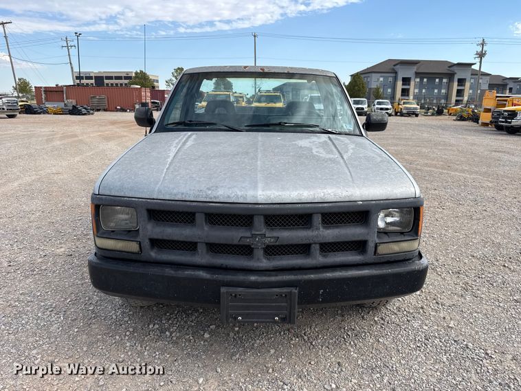image for item FC4226 1992 Chevrolet Cheyenne 1500 pickup truck