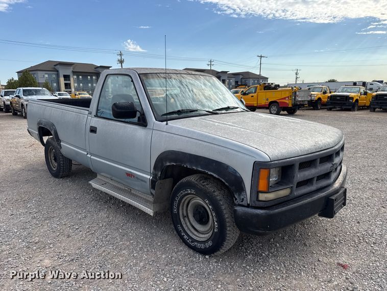 image for item FC4226 1992 Chevrolet Cheyenne 1500 pickup truck