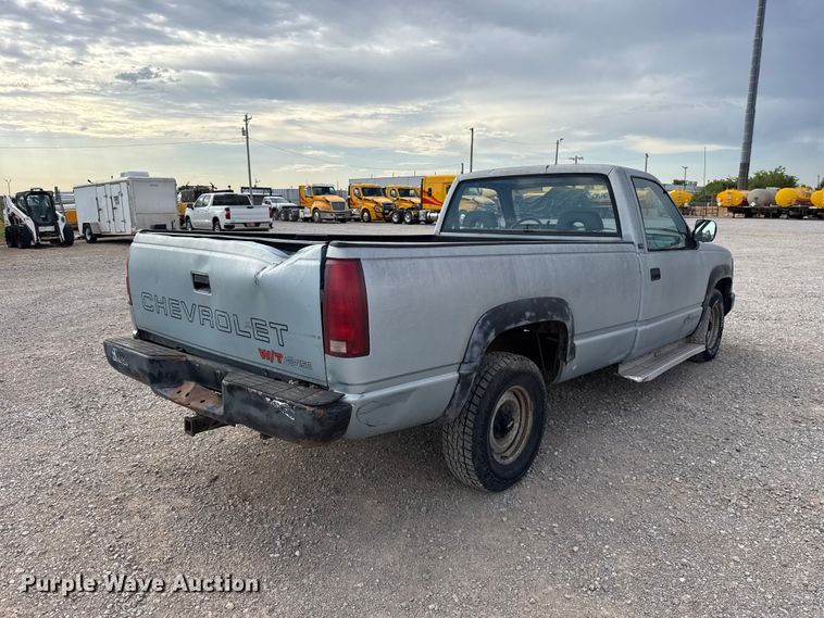 image for item FC4226 1992 Chevrolet Cheyenne 1500 pickup truck
