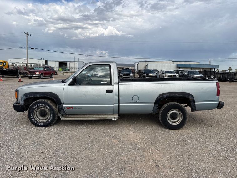 image for item FC4226 1992 Chevrolet Cheyenne 1500 pickup truck