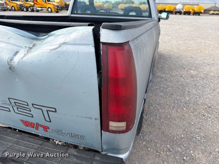 image for item FC4226 1992 Chevrolet Cheyenne 1500 pickup truck