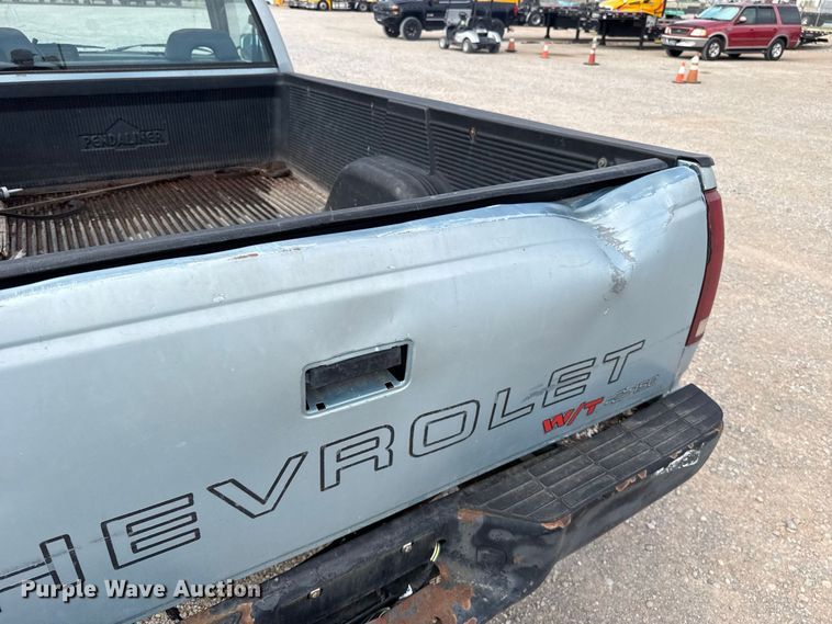 image for item FC4226 1992 Chevrolet Cheyenne 1500 pickup truck