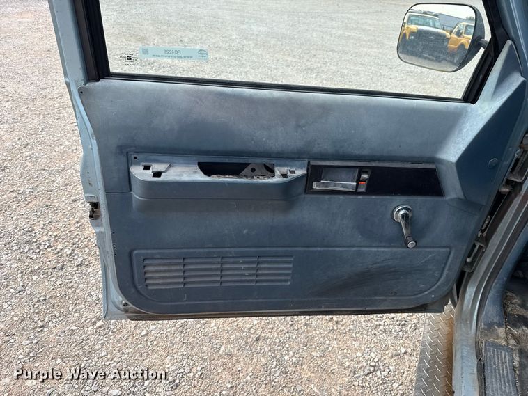 image for item FC4226 1992 Chevrolet Cheyenne 1500 pickup truck