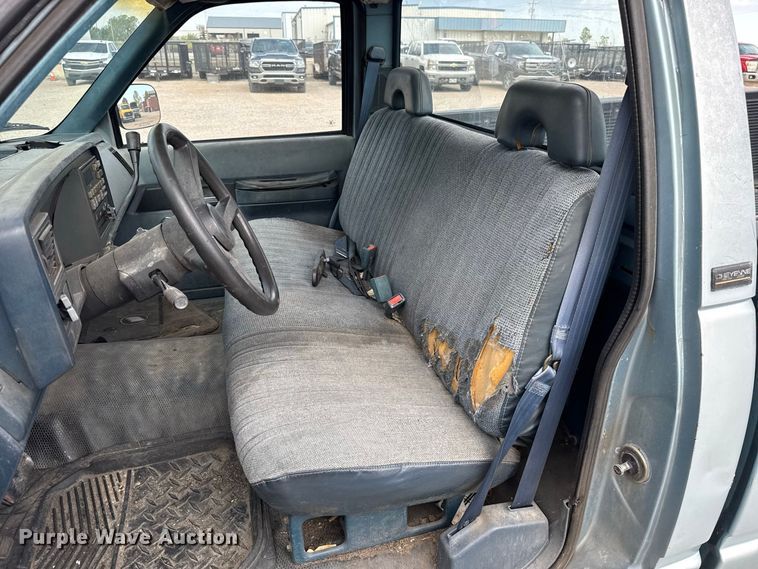 image for item FC4226 1992 Chevrolet Cheyenne 1500 pickup truck