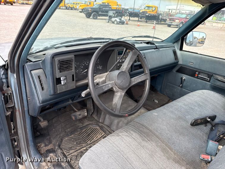 image for item FC4226 1992 Chevrolet Cheyenne 1500 pickup truck