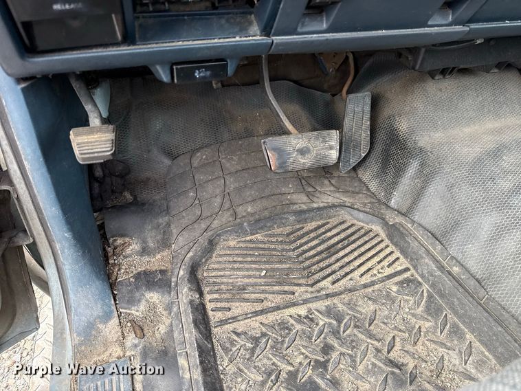 image for item FC4226 1992 Chevrolet Cheyenne 1500 pickup truck