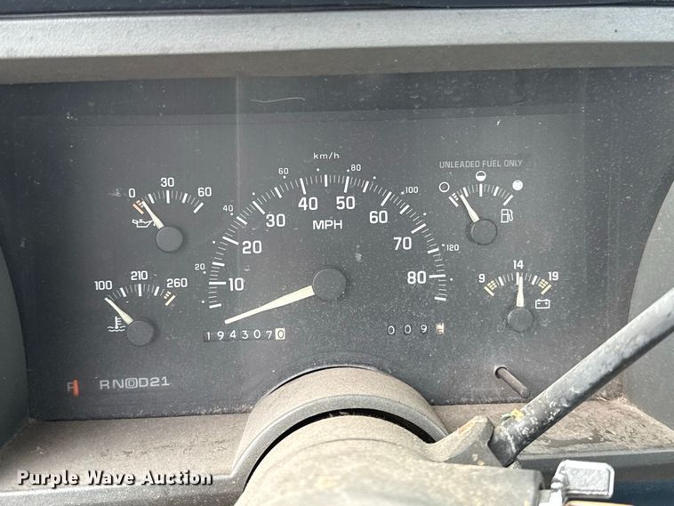image for item FC4226 1992 Chevrolet Cheyenne 1500 pickup truck