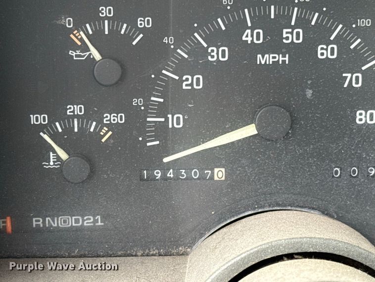 image for item FC4226 1992 Chevrolet Cheyenne 1500 pickup truck