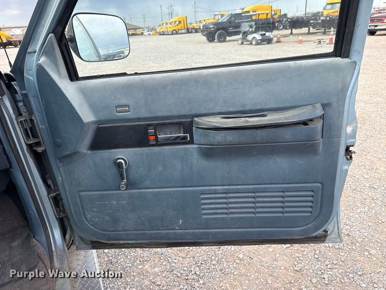 image for item FC4226 1992 Chevrolet Cheyenne 1500 pickup truck