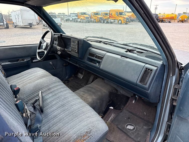 image for item FC4226 1992 Chevrolet Cheyenne 1500 pickup truck