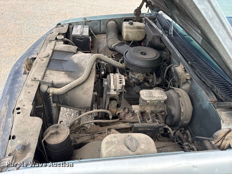 image for item FC4226 1992 Chevrolet Cheyenne 1500 pickup truck