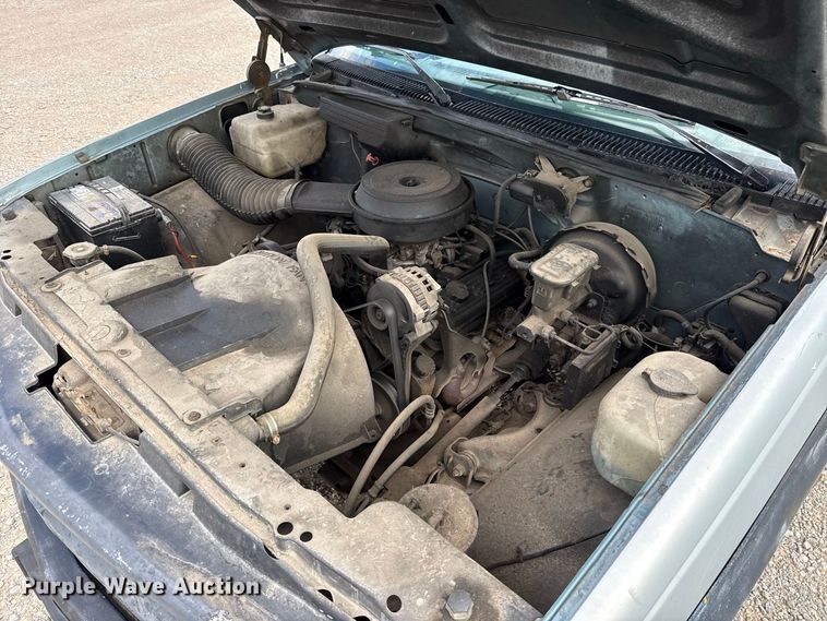 image for item FC4226 1992 Chevrolet Cheyenne 1500 pickup truck