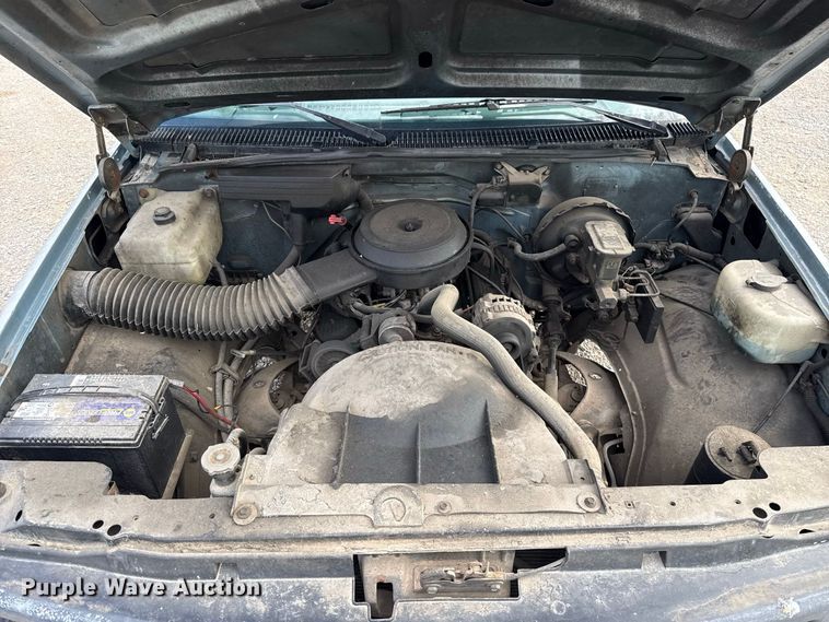 image for item FC4226 1992 Chevrolet Cheyenne 1500 pickup truck